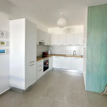 Cosy With Scenic Terrace Views