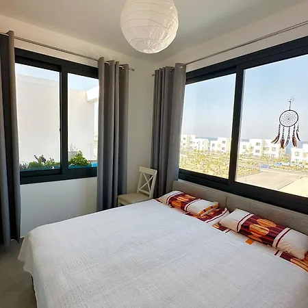Cosy With Scenic Terrace Views