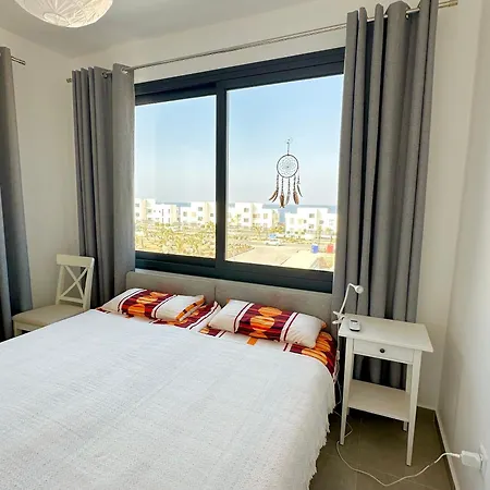 Cosy With Scenic Terrace Views Apartment