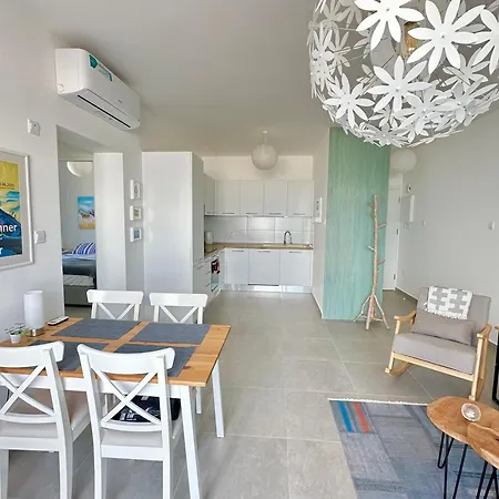 Cosy With Scenic Terrace Views *