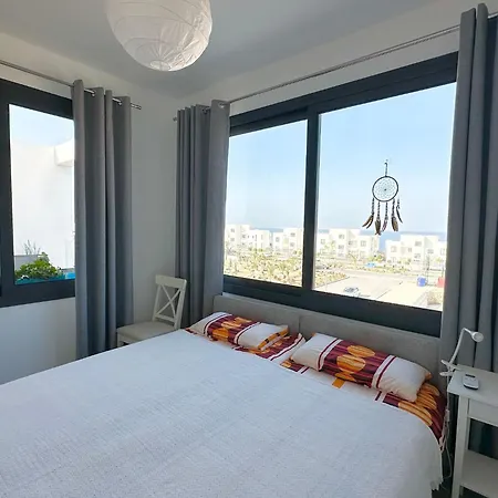 Cosy With Scenic Terrace Views Girne