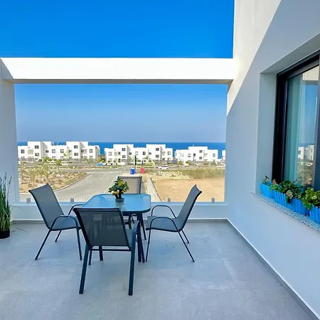 Apartamento Cosy With Scenic Terrace Views *