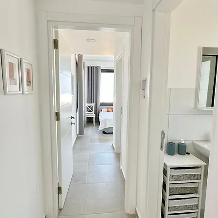Apartamento Cosy With Scenic Terrace Views