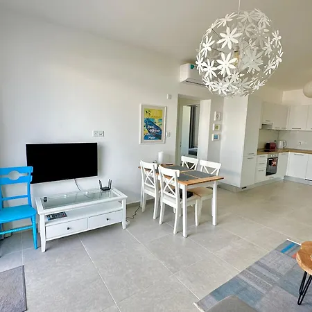 Cosy With Scenic Terrace Views Apartamento *