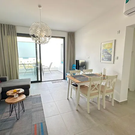 Cosy With Scenic Terrace Views Apartamento